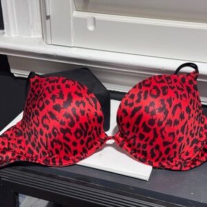 🔥✨ Victoria’s Secret “Too Sexy” Padded Bra – Red Leopard Luxe (36C) ✨🔥